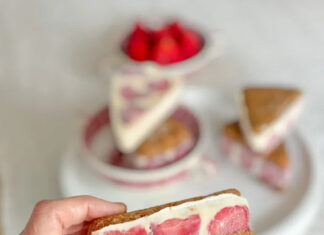 Biscotto-gelato panna e fragola