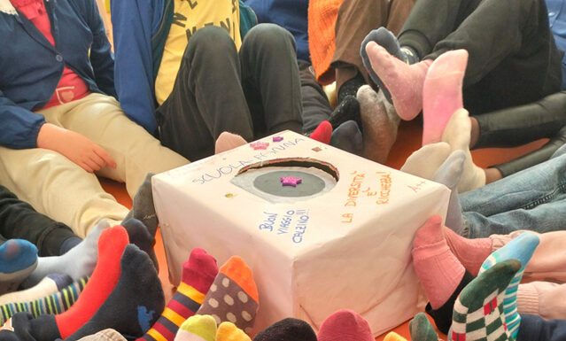 La giornata dei calzini spaiati