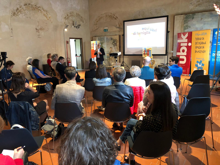 Incontro al festival Equilibri di famiglia con autori e famiglie a Treviso.