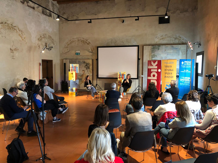 Incontro al festival Equilibri di famiglia con autori e famiglie a Treviso.