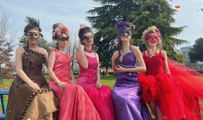 Maschere, vestiti e colori