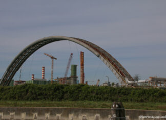 In battello alla scoperta di Porto Marghera