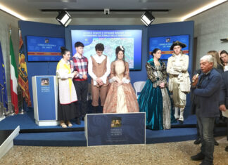 Due abiti ispirati al 700 veneziano