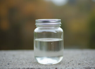 Un barattolo d’acqua salata