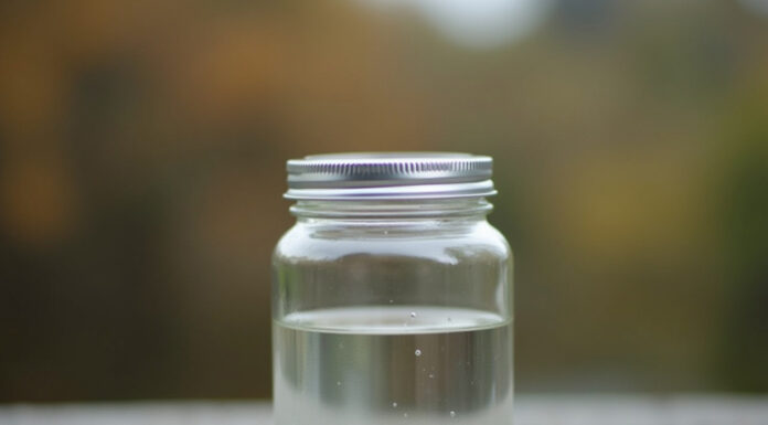 Un barattolo d’acqua salata